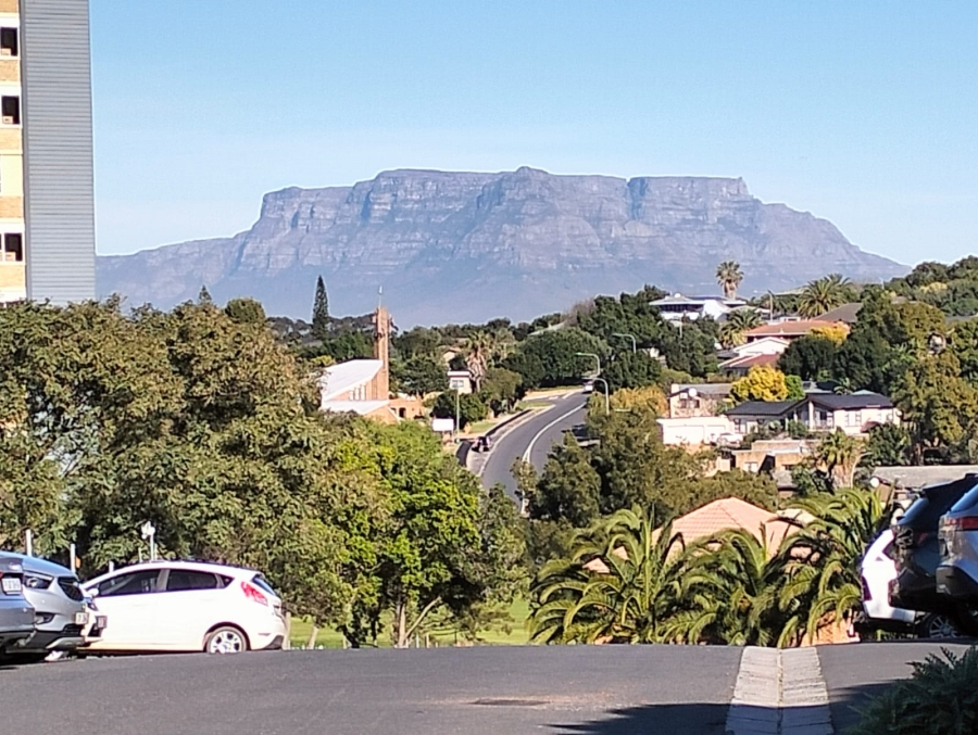 To Let commercial Property for Rent in Loevenstein Western Cape